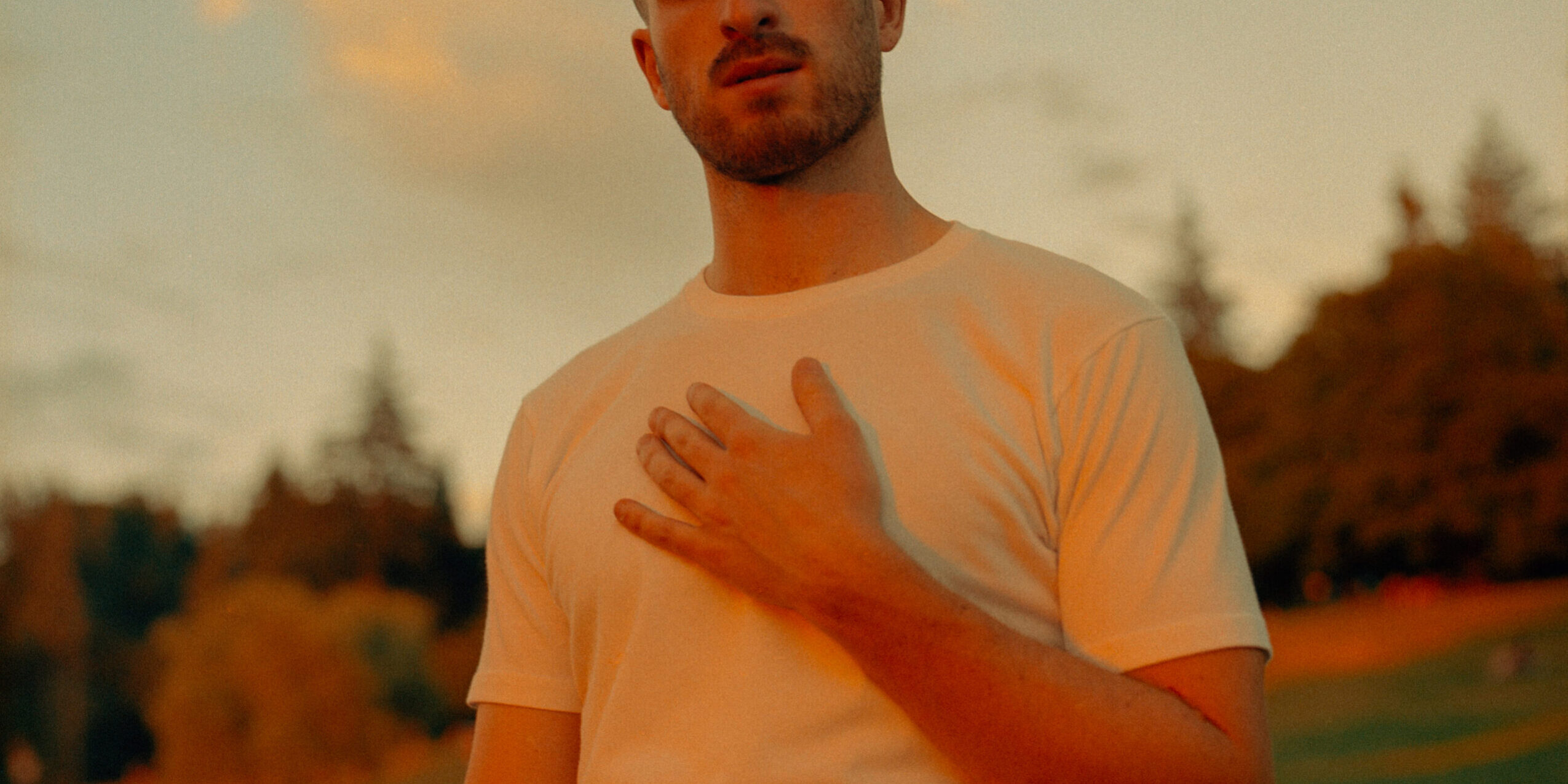 Luca Fogale – Arm Cross (Photographer Mackenzie Walker)